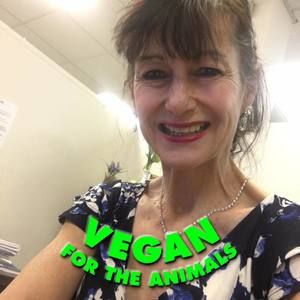 Meet your Posher, Lorraine cecile benoit